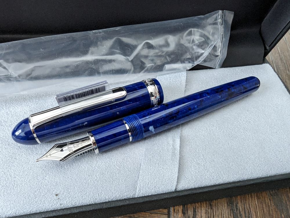 Platinum 3776 Celluloid Midnight Ocean Blue Fountain Pen