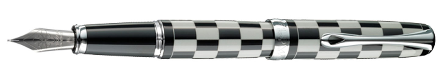 Diplomat Excellence A+ Rome Black and White Fountain Pen