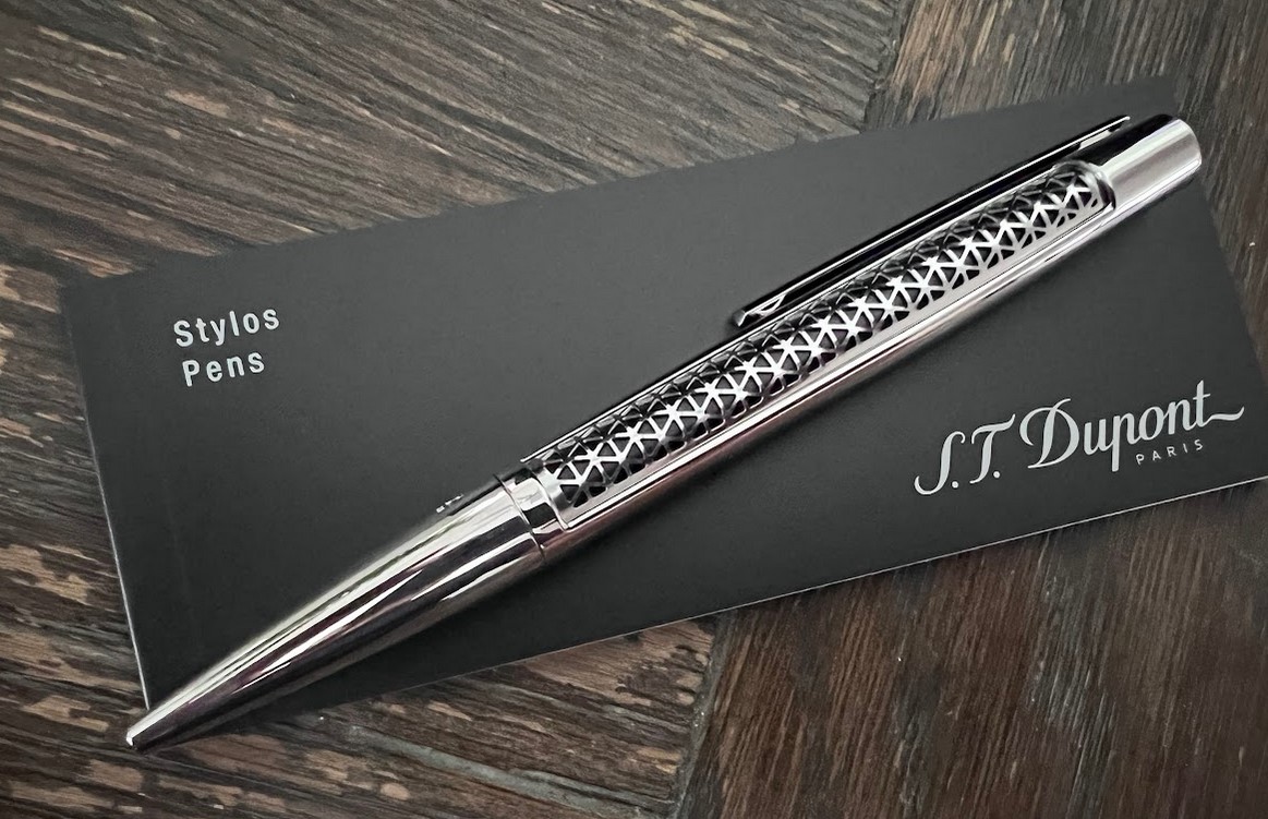 Stylo S.T. Dupont Défi Calandre - Plaqué Platine, Bille Ou Roller, Rare Et Luxueux, Avec Recharge