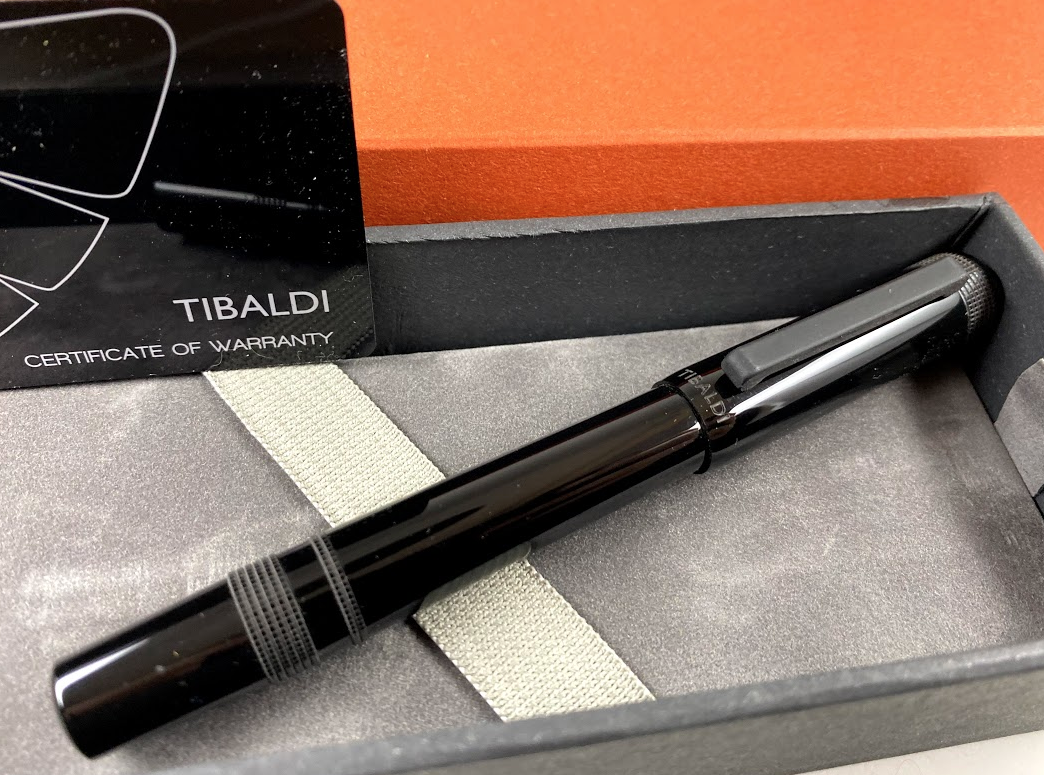 barst helpen beschaving Tibaldi Perfecta Black Resin Fountain Pen